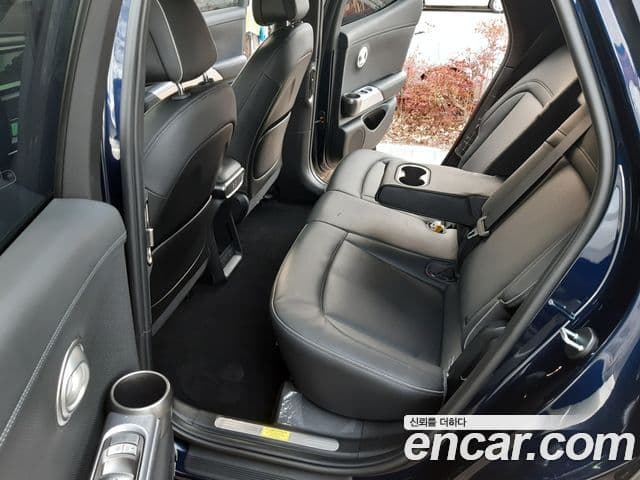 Genesis GV60 Standard, 2023 11