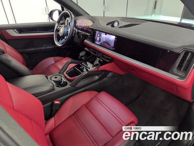 Porsche Cayenne (PO536), 2024 9