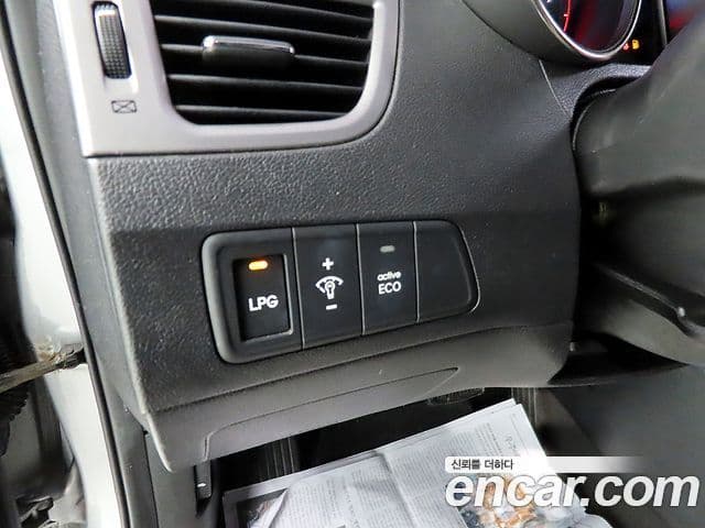 Hyundai Avante MD Premier, 2012 15