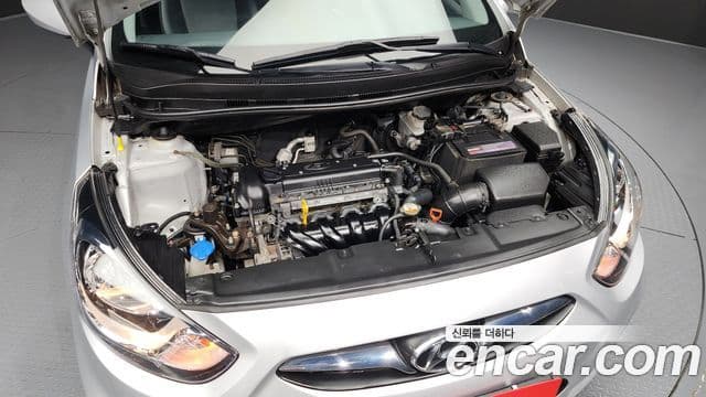 Hyundai Accent(новый кузов / новое поколение) Luxury, 2012 6