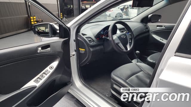 Hyundai Accent(новый кузов / новое поколение) Luxury, 2012 10