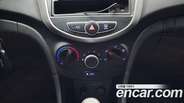 Hyundai Accent(новый кузов / новое поколение) Luxury, 2012 15