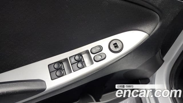 Hyundai Accent(новый кузов / новое поколение) Luxury, 2012 16