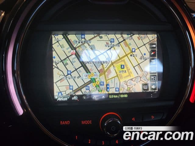 Mini Cooper D 클럽맨 2세대, 2016 13