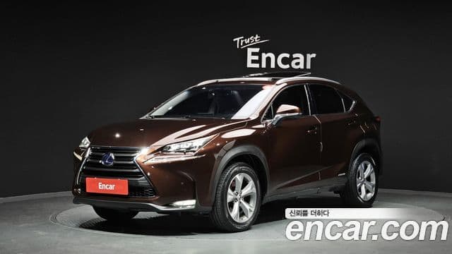 Lexus NX300h Executive, 2016 1