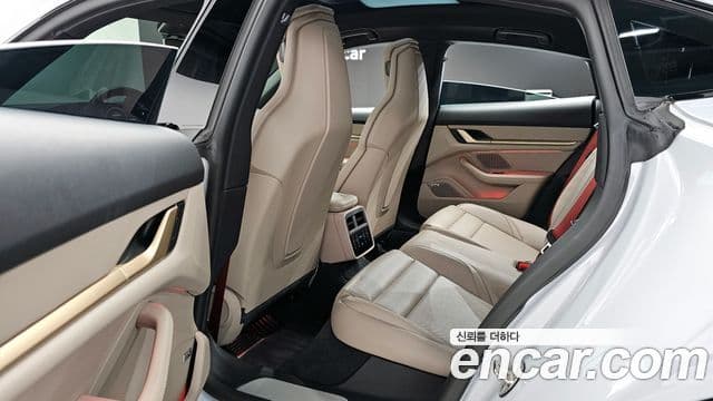 Porsche 타이칸 4S, 2025 10
