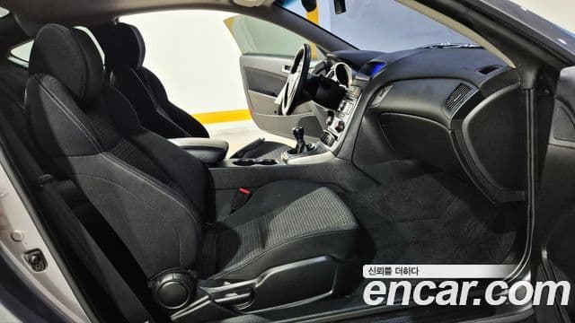 Hyundai Genesis купе 200 турбо D, 2010 15