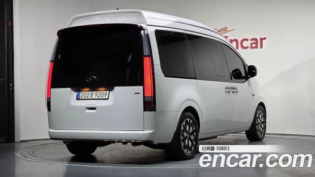 Hyundai Staria лимузин, 2023 2