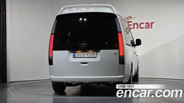 Hyundai Staria лимузин, 2023 4