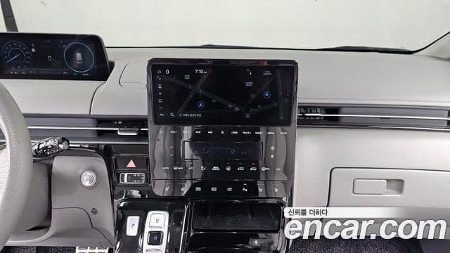 Hyundai Staria лимузин, 2023 14