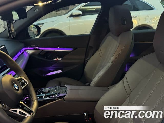 BMW 5시리즈 (G60) 520i M Sport, 2025 10