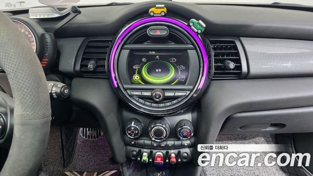 Mini Cooper D 3세대, 2015 14