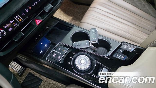 Kia K8 гибрид Signature, 2022 14