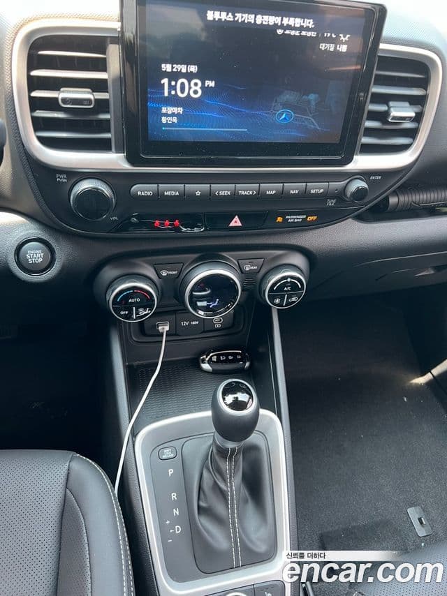 Hyundai Venue Premium, 2025 9