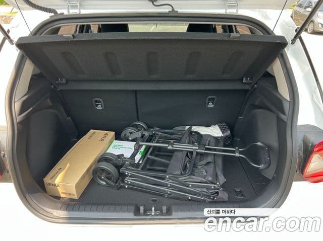 Hyundai Venue Premium, 2025 12