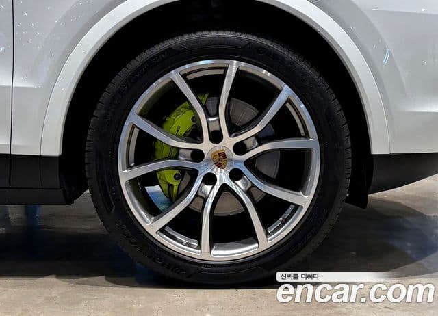 Porsche Cayenne (PO536) 3.0 E-гибрид купе, 2020 9