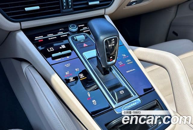 Porsche Cayenne (PO536) 3.0 E-гибрид купе, 2020 18