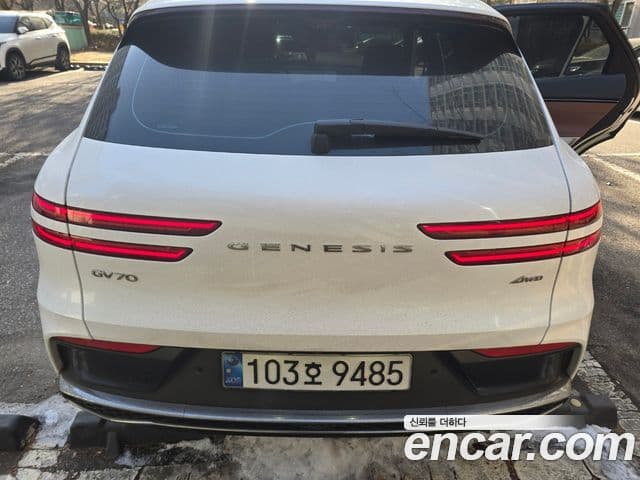 Genesis GV70, 2025 4