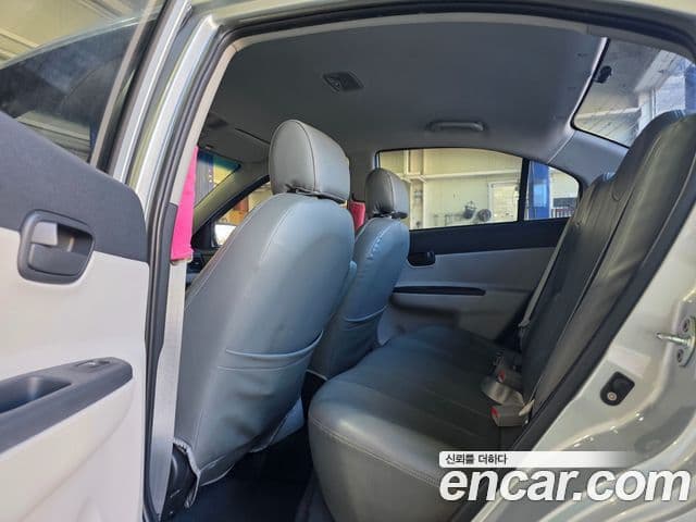 Hyundai 베르나(новый кузов / новое поколение) бензин 1.4 DOHC Elegance, 2008 4