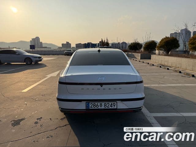 Hyundai Grandeur гибрид (GN7) Calligraphy, 2023 2
