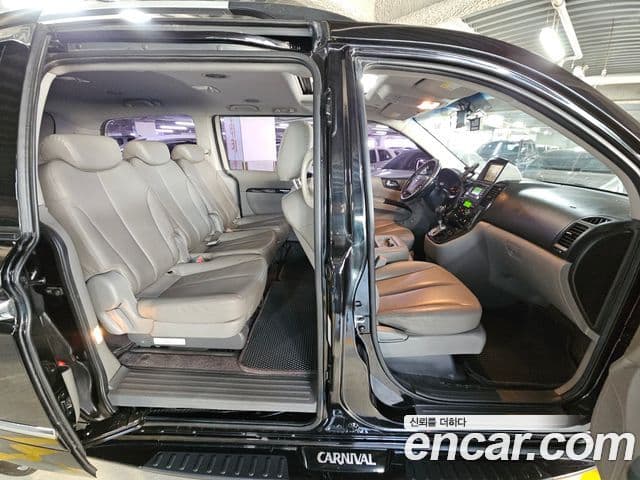 Kia Carnival R New Carnival лимузин GLX, 2011 16