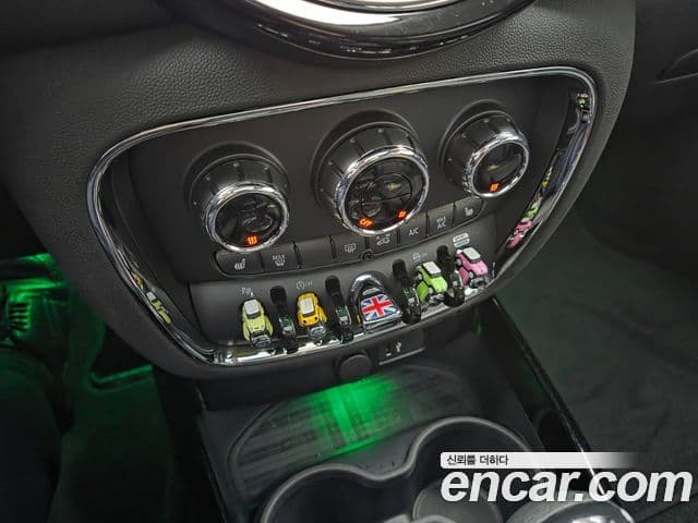 Mini Cooper 클럽맨 2세대, 2024 16