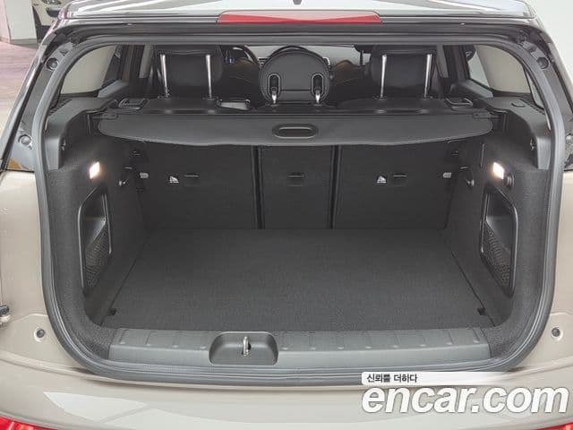 Mini Cooper 클럽맨 2세대, 2024 17