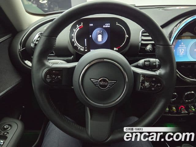Mini Cooper 클럽맨 2세대, 2024 18
