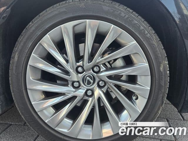 Lexus ES300h 7세대 Executive, 2025 все фото