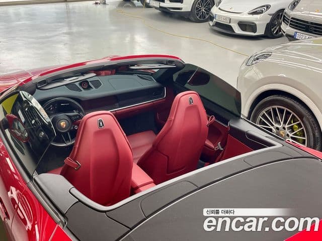 Porsche 911 (992) Carrera 4 кабриолет, 2024 11