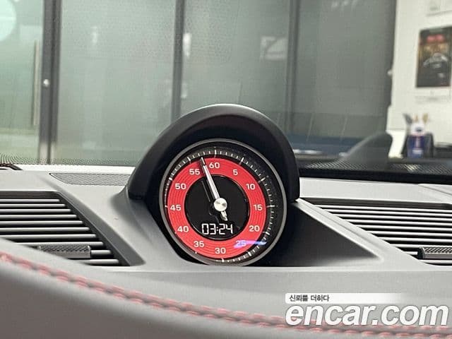 Porsche 911 (992) Carrera 4 кабриолет, 2024 17