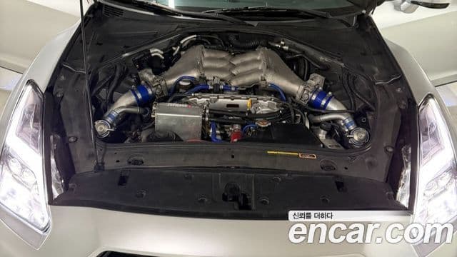 Nissan GT-R R35, 2010 6