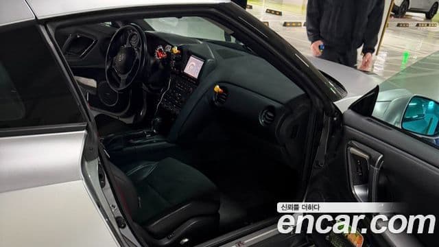 Nissan GT-R R35, 2010 9