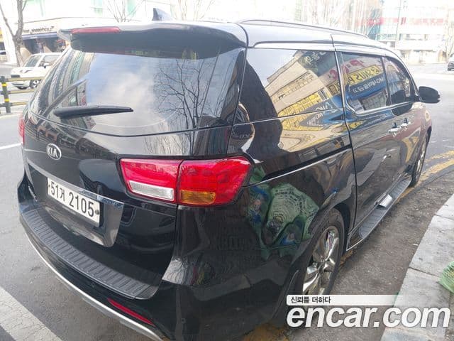 Kia All New Carnival Prestige, 2015 3