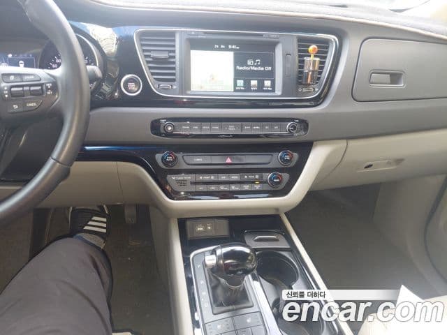 Kia All New Carnival Prestige, 2015 6