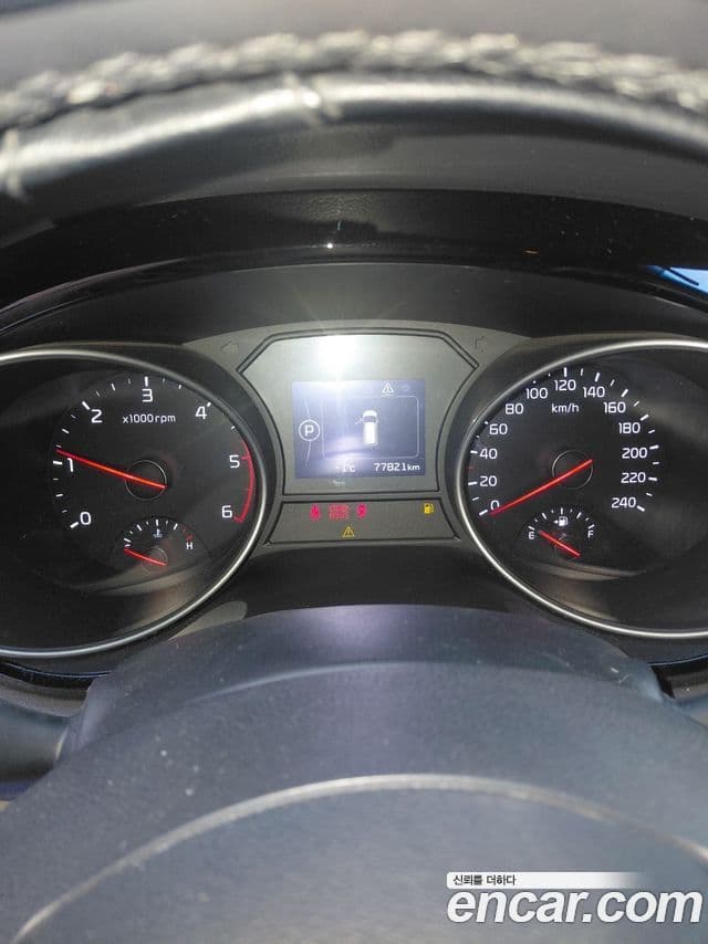 Kia All New Carnival Prestige, 2015 11