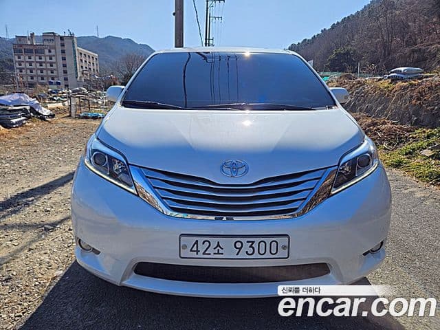 Toyota Sienna, 2017 1