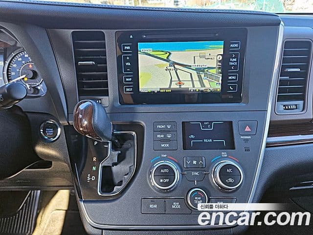 Toyota Sienna, 2017 12