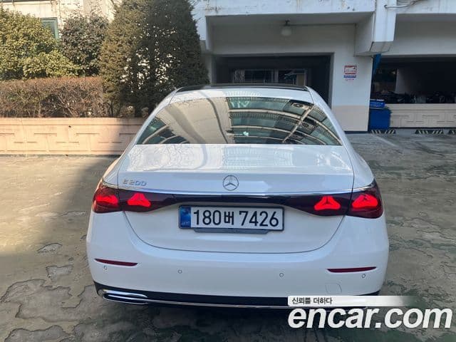 Mercedes-Benz E-класс W214 Avantgarde, 2026 4