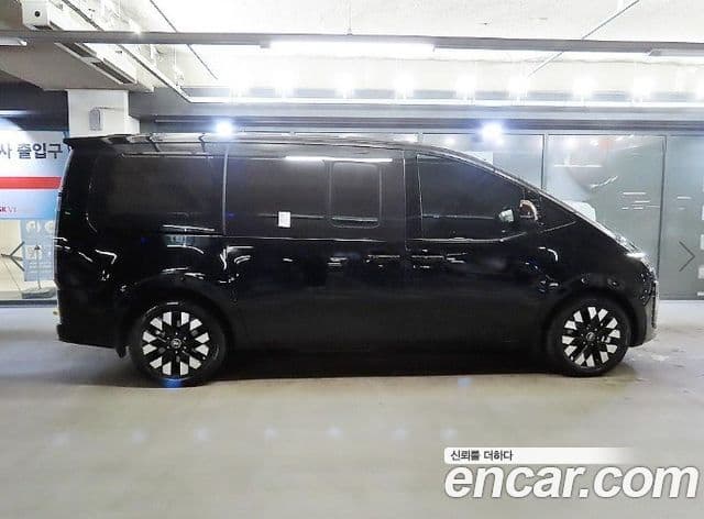 Hyundai Staria Inspiration, 2025 3