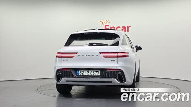 Genesis GV70, 2022 4