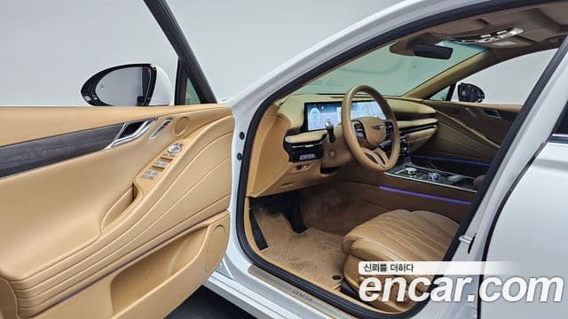 Genesis G80 (RG3) бензин 2.5 турбо AWD, 2025 11