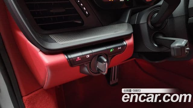 Porsche 911 (992) Carrera 4 GTS кабриолет, 2024 18