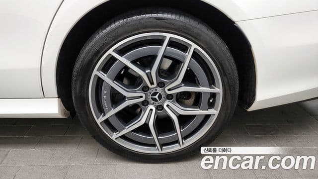 Mercedes-Benz E-класс W213 AMG Line, 2023 все фото