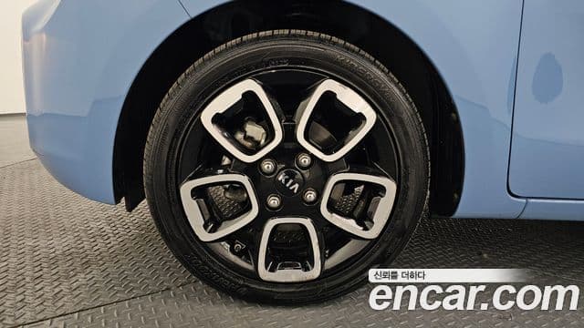 Kia The / новый New Ray Signature, 2021 все фото