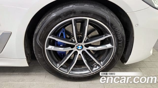 BMW 5시리즈 (G30) 520i M Sport, 2023 все фото