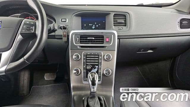 Volvo S60 2세대, 2016 14