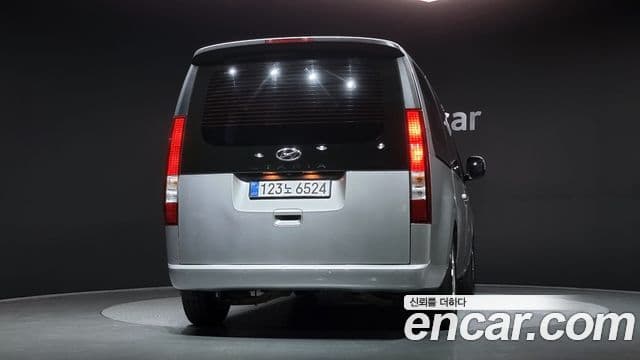 Hyundai Staria Modern, 2023 4