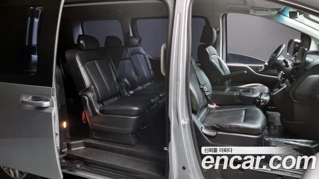 Hyundai Staria Modern, 2023 10