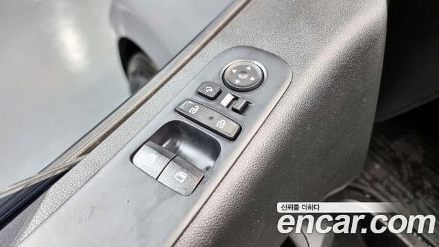 Hyundai Staria Modern, 2023 17